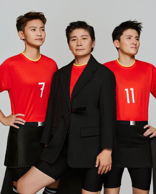我们不会先从形式或者手段下手，而是立足于内容去创作